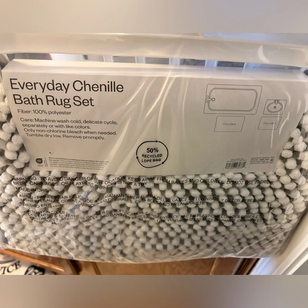 Room Essentials Everyday Chenille Bath Rug Set in Gray